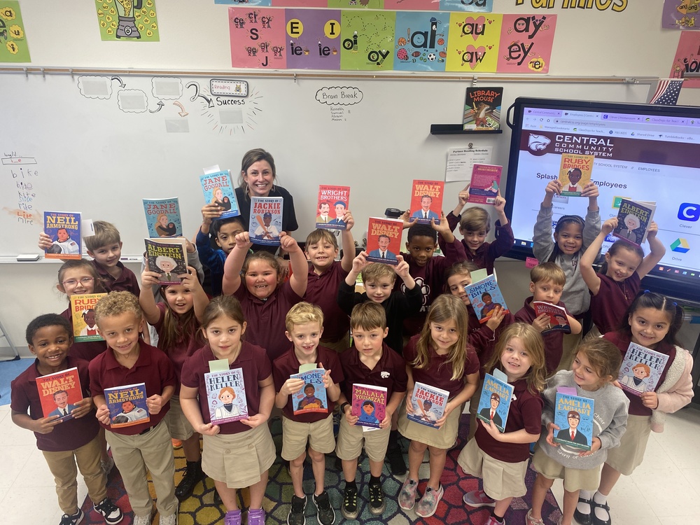 Mrs. Simon class  enjoys books donated by Central native Dana Devillier Dake.